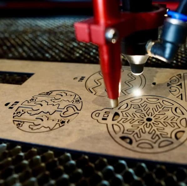 L'importanza dello Squadro nelle Macchine CNC: Precisione Essenziale per Lavorazioni Perfette