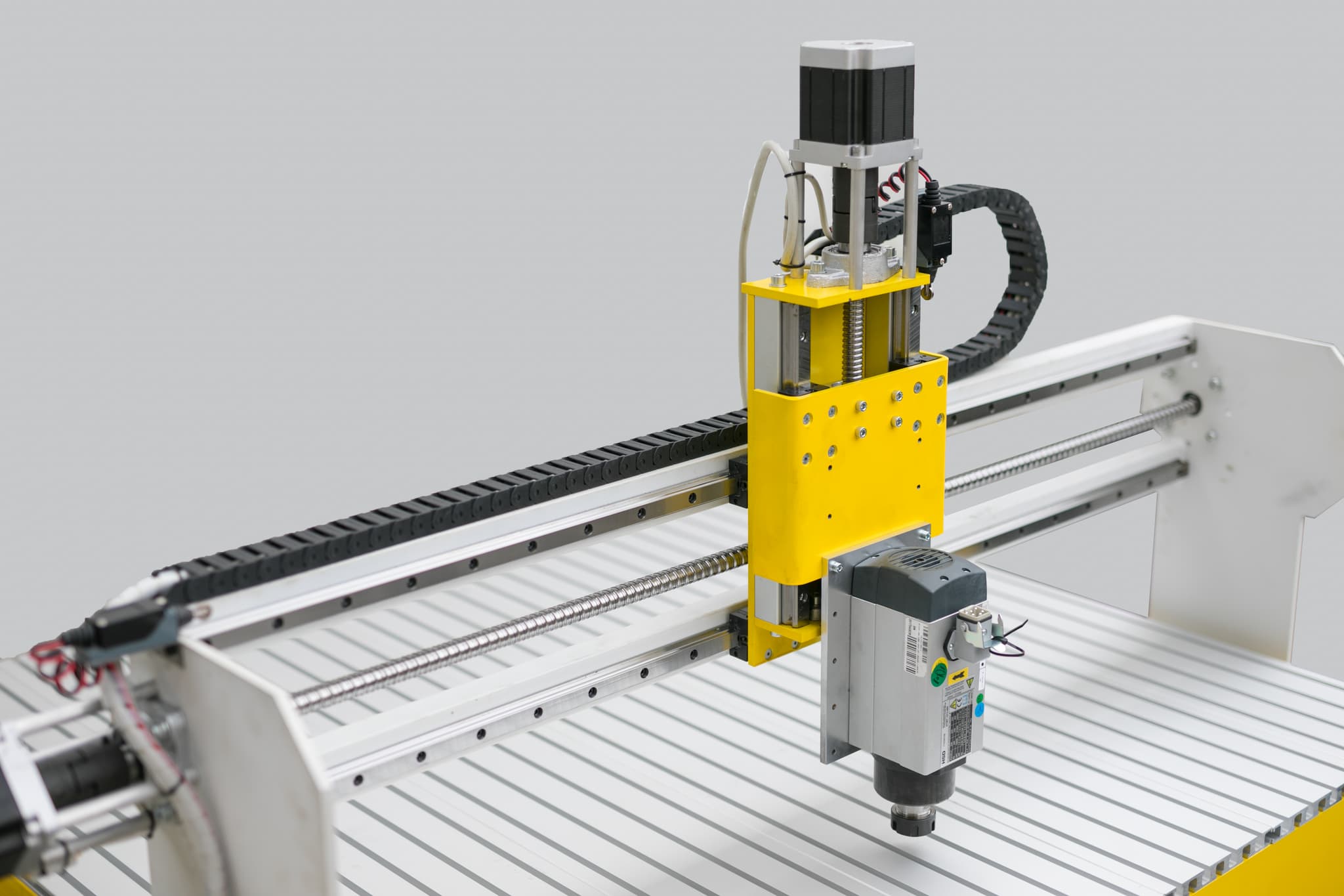 Pantografo CNC vs Fresatrice: differenze, vantaggi e come scegliere
